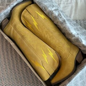 Dingo Women’s Thunder Road Western Boots - Pointed Toe